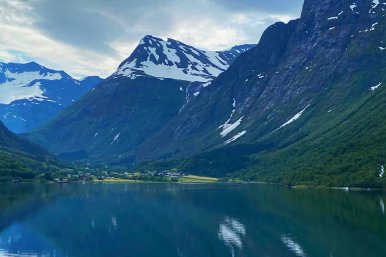7-Day  Luxury Cruise from Bergen to Oslo: Yachting the Norwegian Fjords