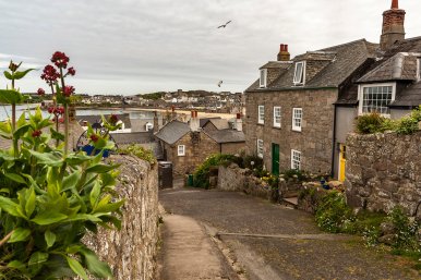 10-Day  Luxury Voyage from Dublin to Bordeaux: Ireland, Britain & France Discovery